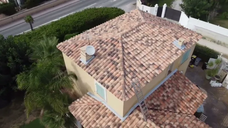 Démoussage de toiture à La Seyne-sur-Mer